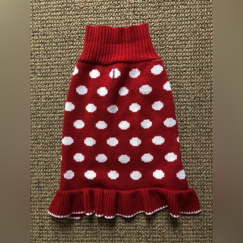 Soft sweater dress for dogs by Kyeese